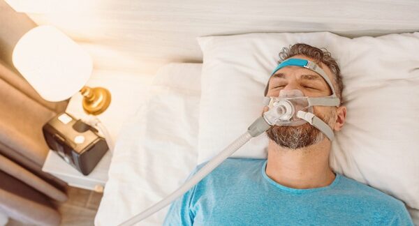 Mejores centros del sueño - Hombre en terapia del sueño para tratar trastornos del sueño en uno de los mejores centros del sueño en Valencia