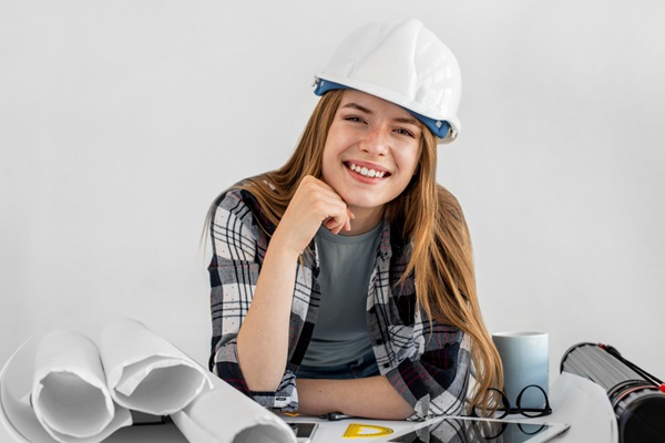 Carreras mejor pagadas - Estudiante graduado de Ingeniería de Organización Industrial, una de las mejores carreras mejor pagadas en Valencia