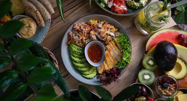 Restaurantes vegetarianos - Presentación de comida vegetariana del restaurante con menú vegano reconocido como uno de los mejores restaurantes veganos de Valencia