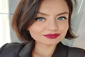 maquilladores profesionales de Valencia, foto de Madalina Ghizdeanu